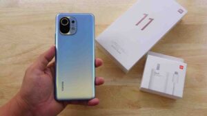 جمعت شركة شاومي مجموعة من المميزات الاستثنائية في هاتف واحد وهو شاومي مي 11 Xiaomi Mi 11  لتختار من خلاله منافسة كافة الشركات العالمية المحتلة قمة الهواتف فوق المتوسطة وعلى رأسها أبل، لتواصل من خلاله سلسلة إنتصارات  في السوق المحلي والعالمي،  لكن هل يستحق الفارق المادي الكبير بينه وبين النسخة السابقة من سلسلة "مي" حيث بلغ سعر شاومي مي 10T برو سعر 8500 ليكون هناك زيادة بمقدار 3500.