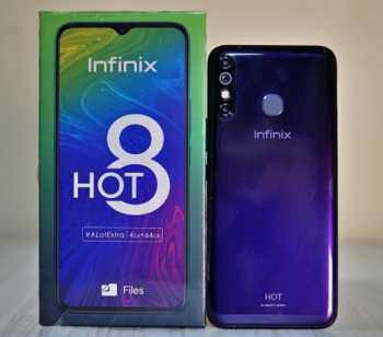 هاتف انفينكس هوت 8 infinix Hot 8  التصميم الأنيق من الزجاج اللامع الذي يعد سمة أساسية للهواتف الأغلى ثمنًا مع خلفية ألوان مشرقة تعطي المزيد من الإشراق بين اللون الأزرق والأسود والرمادي والبنفسجي مع شاشة كبيرة الحجم وحواف نحيفة ووزن مثالي سهل الحمل.