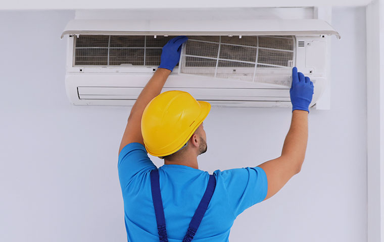 خطوات بسيطة لـ صيانة التكييف يمكنك القيام بها بنفسك