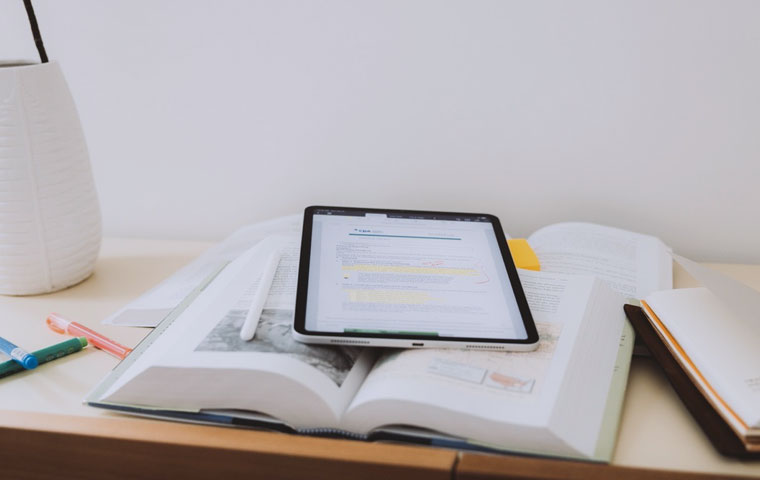 لماذا تُعد أجهزة التابلت مثالية للتعليم عن بعد والعمل المرن؟