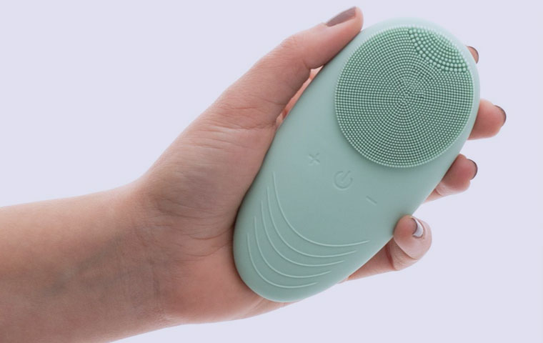 نصائح إضافية لـ الحفاظ على جهاز تنظيف الوجه والبشرة