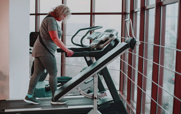 لماذا يُعد الاستثمار في جهاز المشي الكهربائي المنزلي خياراً ذكياً؟